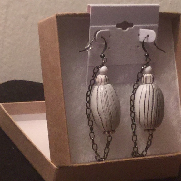 ‘Vintage Meets Modern’ Pewter Earrings - Picture 4 of 6